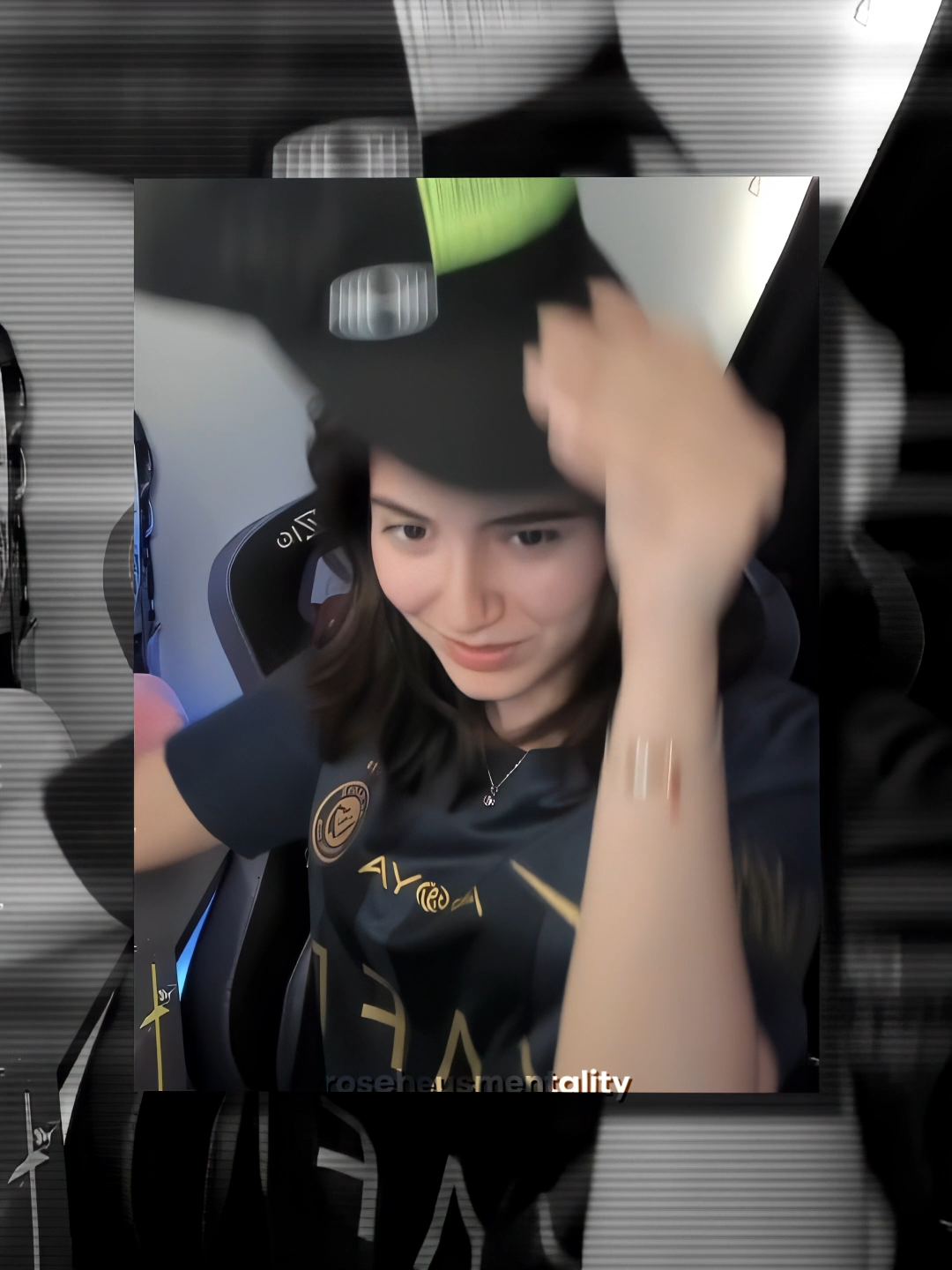 Beggin' on her knees to be popular  #roseheus #roseheusmentality #twitch #streamer #aftereffect #4k #edit #popular #viral #kesfet #fyp