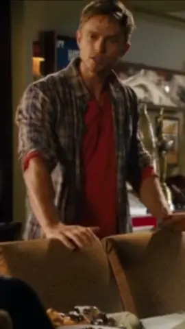 He loved her from the first sight…🥹#hartofdixie #hartofdixietiktok #longlivethehart #wadeandzoe #fypシ #foryou #fy #fyp #wadekinsella #rachelbilson 