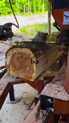Cutting some 1x8’s from a small cedar. #woodmizer #fyp #woodmizersawmills #cool #asmr #cedar #saw #mill #red #smellgood #sundayfunday 