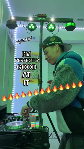 nahhh what😭 #dj #mashup #iconapop #rihanna #transition #party @iconapop @Rihanna @Pioneer DJ Global @Chauvet DJ 