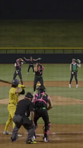 @Dalton_ponce22 wanna be startin’ the inning off with a little MJ☺️ @Chase Achuff @Dustin Baber @Reece  #partyanimals #bananaball #startinsomething #michaeljackson #fyp 