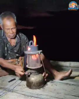 Lampu Legend Babe, Nyalanya Penuh Kenangan #lamp #legend #Lampu #stringking #petromax #tempodulu #lampuantik #lampunik 