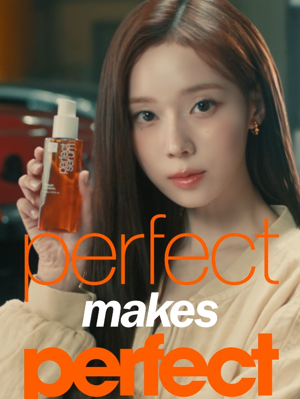 Ever wondered how @aespa_official achieves their perfect hair? Discover their secret with Perfect Serum! 🌟 Winter's Pick - Perfect Serum Original: 7 nourishing oil for shiny and smooth hair #miseensceneSG #miseenscene #aespa #미쟝센 #perfectserum #perfectmakesperfect