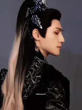 spoiler sdkit: Character Tang Lici disini lebih licik,lebih menderita karena penyakitnya, Marjannya pasti lebih banyak. Titik puncak kesedihan tang lici ada pada Chi Yun (Ao Ziyi) sahabatnya yang nemenin sedari lama, chi yun bkal m4ti di tangan tang lici krn tdk ada pilihan lgi😭 ga kebayang se-angsat apa nih drama, tapi aku suka yg modelan bgini🥲 Title: ShuiLongYin Adapted novel: Brow of a thousand calamities by TengPing Genres: martial arts, Xuanhuan, Fantasy Total Episodes: 40 Airs: 2025?? Network: MANGO TV #LuoYunxi #罗云熙 #ShuiLongYin #水龙吟 #chinadrama #foryou #fyp
