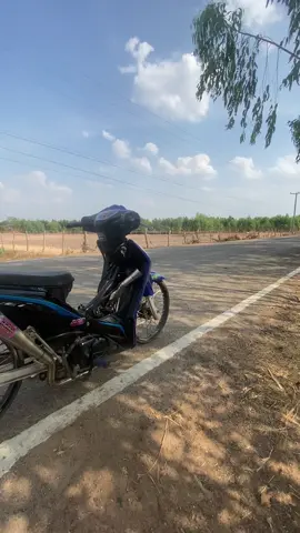 ฝันพาฉันล่องลอยไปไหน👩‍🌾#วัยรุ่น1000เมตร #สมัยก่อน #ขอใจหน่อย #บอดี้เวฟ💙🚀 #ร้อยเอ็ดหวานมาก #รถไม่ได้ล้าง 🫢