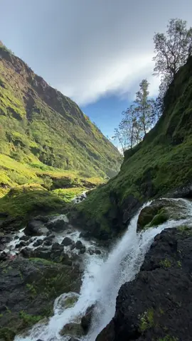 Ada yang tau ini di mana?#CapCut #pendakigunung #fyp #lombok #rinjanimountain #rinjani 