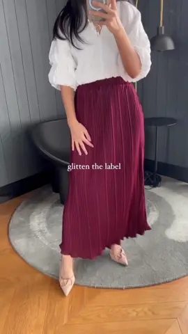 ROK PANJANG PLISKET BB WAVY ❤️❤️ detail kriwil dibawahnya bikin look nya auto mahall 😝 Jawaban buat kamu