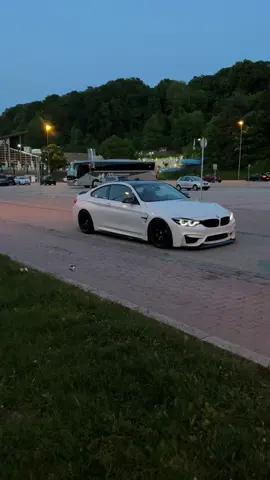 😮‍💨🤍 #m4 #bmw #viral #fypシ゚viral #carsoftiktok #white #vibes #best 