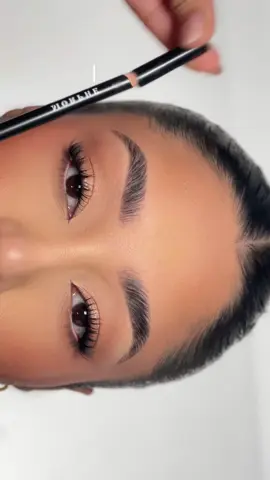 ✨THE PERFECT NUDE LIP COMBO✨ Color Pencil tono Sweet Tea @Morphe 2 @Morphe Cosmetics  Melted Matte tono Cool Girl @Too Faced  Gloss Bomb tono Glass Slipper @Fenty Beauty  #abiosperfectos #howto #comomaquillarlabios #tutorialdelabios #abiosperfectos  #lipcombo #lips #lipsticktutorial #lipstick #maquillajeespaña #maquillajemexico #maquillajebrasil #makeuphacks #hacksdemaquillaje