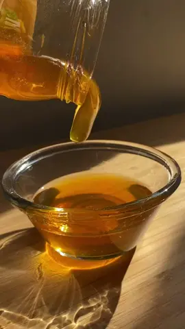 ¿También se te antojo? Nosotros tenemos la mejor miel para que la disfrutes de la manera que más te guste 🐝🧡🍯#abejas🐝  #abejaschallenge🐝 #ventademielysusderivados #entregaadomicilio #mayoreoymendueo #miel #viralvideo #abeja 