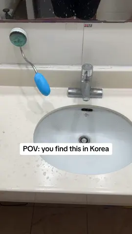 Stroking out my soap for clean hands 🤪#fyp #southkorea 