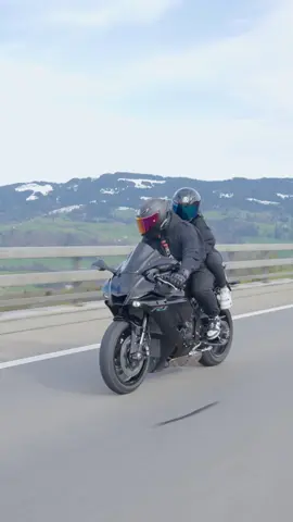 Baby when we touch 🖤 #vrooam #goodvibes #fyp #rider #bikelife #pourvouspage #fribourg #switzerland #pourtoi #motohub #bikeguy #bikegirl #motorrad #yamahar6 #yamahar1 #2wheelslover #yamaha #motocycle #vibing #motos #motolover #motosport #pourtapage #sunset #nightride #sunsetlover #hayabusa #foryoupage #yamaharacing 