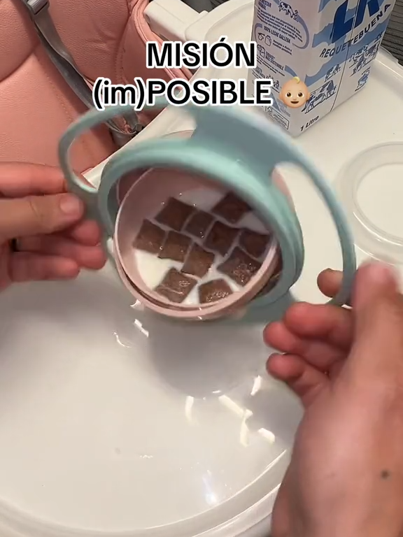 Plato Ovni 360 Antiderrame para Bebe 🤗❤️ #bebe #bebetravieso #mamaprimeriza🤰🤱 #madreprimeriza #padreprimerizo #bebetiktok #comidabebe