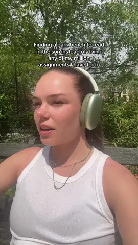 This weather is destroying my productivity but at least im getting tan ☀️☀️☀️☀️☀️ 