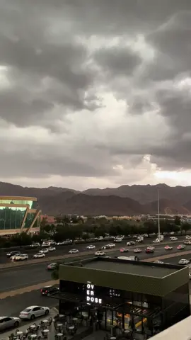 تزين الخواطر كلما زانت الأحوال ‏عسى أحوالنا وأحوالكم دايمٍ زينة #امطاراليوم #امطار_المدينه_المنوره #بوليفارد_العروبه #اجواء_المدينة #المدينه_المنوره_الان #جديل #المدينه_المنوره #كوفيهات #اكسبلورexplore #explore #fypシ゚viral #fyp #foryoupage 