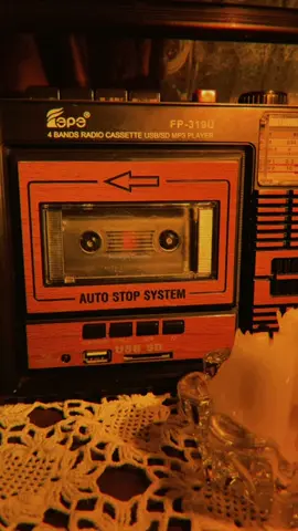 Neşet Ertaş - Amanın Leyla Leyla . . #neşetertaş #neşetertaştürküleri #amanınleyla #amanınleylaleyla #türkü #şarkı #müzik #kaset #kasetçalar #nostalji #vintage  (Etiketsiz ve izinsiz paylaşımlar şikayet edilmektedir.)