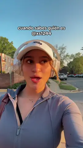 Besitos pues 🤭 #fyp #tiktok #fitcheck #muachallenge #comedia #humor #tiktok #parati #foryou #pretty #walk #Outdoors #fi #Fitness #FitTok 