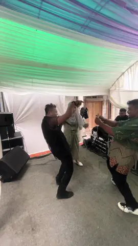 Edho “DUA LALAKI” #arulmusic #garut #fypシ #fypシ゚viral🖤video #biduandangdut #garutjawabarat🙏😊😊😊 