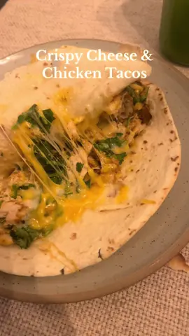 crispy cheese & chicken tacos😋 in my caraway pan #homefinds 