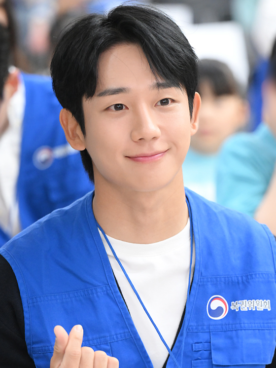 정해인(Jung Haein), 아이들 바라만 봐도 나오는 찐미소! 복권위원회 봉사단장 출동합니다~ #정해인 #junghaein #동행복권 #봉사단