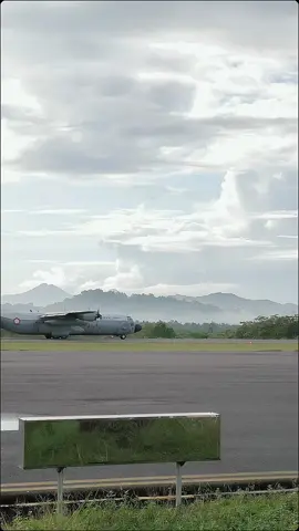 morning vibes ❤️‍🔥❤️‍🔥 Lockheed C-130H-30 Hercules Indonesia - Air Force A-1318 . . . . #tniau #angkatanudara #akademiangkatanudara #aviasiindonesia #fypシ゚viral #hanandjoeddinairport 