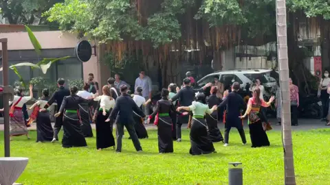 Xoè Thái cổ tại Thủ đô ngàn năm văn hiến cùng nhóm Sinh viên dân tộc Thái Hà Nội nhé mn ơi! #sinhviendantocThaitaihanoi #xoethai #xuhuong 