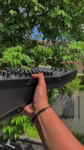 Mixer ashley king 4 note plus hardcase Koper Feature 4 Channel Mono / Mic Line 4 Band EQ Gain Control 3 Aux (2 aux send + Aux Effect) With Effect to Aux Effect 199dsp Digital Multi Effect edit a, b Digital display usb, Mp3, recording, bluetooth With LED and Switch Haedphone Monitor Gain Control Phantom Power For Condenser Mic Gross Weight: 5.18kg / pcs Net Weight: 2.90kg / pcs Packing: Aluminum Box + Color Box Packing Size: 15 * 48 * 33cm / pcs Garansi resmi ashley 1 tahun #fyp #CapCut #fypシ #fypシ゚viral #beranda #fypage #foryou #ianshopsemarang #ianshopelektronik #mixer4channel #mixerashley #mixerashleymurah #mixerashley #ashleyaudioindonesia #ashleyaudio #ashleyaudio #mixer4channel #Mixeraudio 