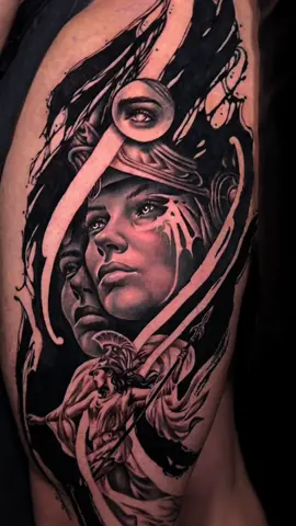 you wanna know who the prettiest girl in the world is?.. (read the first word of this caption) 👀  #artistsoftiktok #tattootiktok #artist #tattooartist #tattoo 