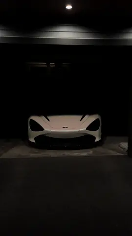 monsters come out at night… #mclaren #720s 
