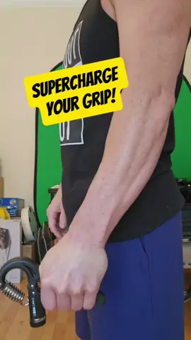 get that pump. tou want the kingfisher grip?? plus all the extra items in the kit are amazing! . #forearm #forearmgripper #fitbeast 