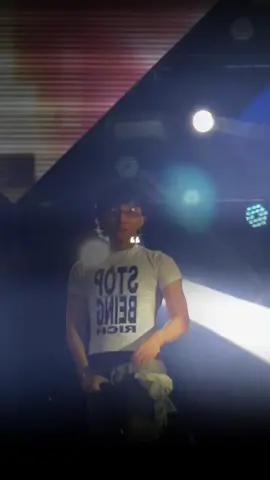 Cầm cây bút và anh viết lên lời ca.. #sontungmtp #binhyennoidau #nhachaymoingay #viral #xuhuongtiktok 