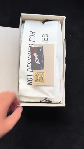 🔥 Golden Goose superstar🔥  Les presentamos este par de la marca golden goose Que vemos que contiene una suela sucia y detalles en la parte de talón verde y la estrella en dorado, este y más modelos de la marca ya disponibles en @snsvi_29_respaldo  #golden #goldengoose #goldengoosedeluxebrand #goldengoosesneaker #goldengoosesneakers #goldengoosesuperstar #goldengoosehistar #aguascalientesmexico🇲🇽 #original #unboxing 