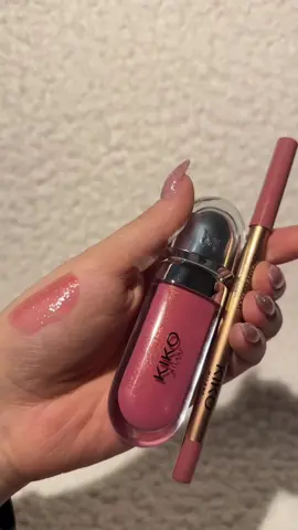 @Swatchwithme showcases this irresistible #pink #KIKOMilano lip combo! 💗 Are you going to try it? 💋 #beauty #BeautyTok #makeup #viral #viralmakeup #KIKOLips #lipcombo #lipgloss #glam 