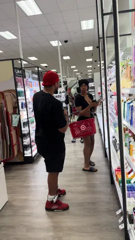She was not expecting to see herself in the mirror 😭 #fyp #viral #xybzca 