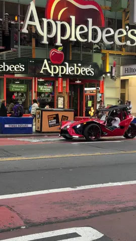 New york cars 🥰🥰🇺🇸🗽💨 #nyc #newyork #manhattan #newyorker #newyorkcity #fyp #fypage #usa #timesquare 