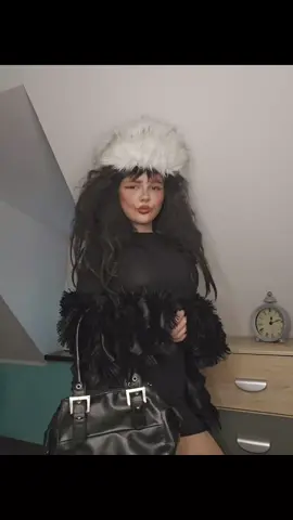 A gdzie pazurki? Na Hawajach, urlop wzięły😪 każdemu się należy no nie? 😘#fyp #fypシ #foryoupage #viral #dc #dlaciebie 