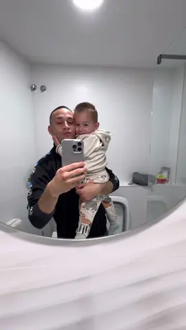 Vlog de martes en familia🌧️❤️ Las mañanas como familia numerosa son geniales, los peques la verdad son super buenos y nos lo ponen super fácil🫶🏼 más sobre nosotros en ig: javisoriia ⭐️ #Vlog #vlogs #vlogdiario #nuestrodiaadia #paternidad #familianumerosa #padresjovenes #viral #fy #parati #familiatiktok #amor #papa 