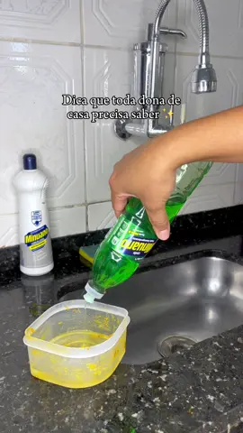 Já sabiam dessa dica para limpar potes engordurados? 🥰 #dicas #donasdecasa #dicasdecasa #fyy #viral #limpeza 