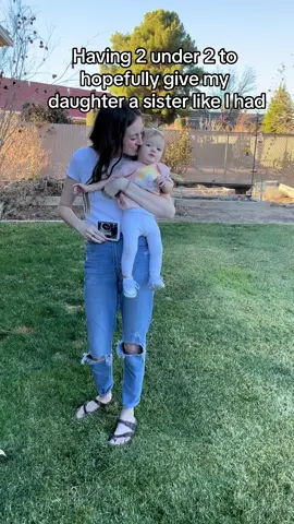 When I got pregnant with Kai I thought for sure it was a girl! I really wanted Indi to have a little sister close in age to her like I had growing up! So I definitely had a little gender disappointment when I found out it was going to be a boy. I was so worried about what their relationship would look like and if they’d be the best friends I’d always imagined.  There was honestly nothing to worry about because these two little besties are each others everything! They love to do everything together! Indi gets so excited when Kai wakes up from his nap because she misses him while he sleeps. And if Indi is out with her dad or her grandparents Kai asks me every 5 minutes where Indi is because he doesn’t know what to do without her!  Siblings are built in best friends no matter the gender!💛  #siblings #2under2 #bigsister 