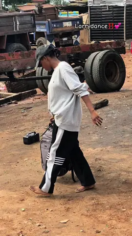 Viral?🙂‍↕️❤️#larrydance #larrysteps #fyppppppppppppppppppppppp  #trend #dance #1bigthug 