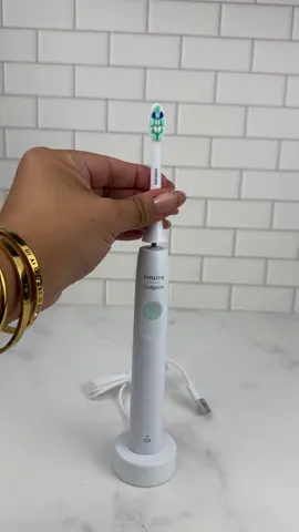 Uno de los unboxings que más he amado✨🤍 aprecio con locura una buena limpieza dental 🦷🪥 y nada mejor que hacerlo con un cepillo que tiene Tecnología sónica, 31,000 movimientos por minuto y esto ayuda a eliminar hasta 200% más placa. #PhilipsColgate #YaSoySonicPro @ColgateLatam @Colgate  