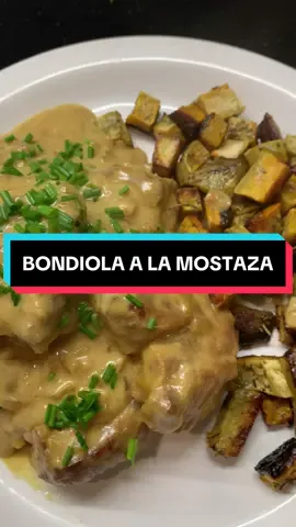 BONDIOLA A LA MOSTAZA🥩 INGREDIENTES (rinde 3 personas aprox): - 1kg bondiola 🥩  - 1 cebolla 🧅  - 3 dientes de ajo 🧄  - 5 cdas de mostaza (a gusto de c/u) - 300 ml crema de leche🥛  - 1 taza vino blanco🥂  - Jugo de 1/2 limón 🍋 - Ciboulette 🌿 - Sal/Pimienta a gusto🧂  - 2 batatas 🍠  PROCEDIMIENTO📝 Cortar la cebolla y el ajo bien chiquitos (brunoise). Por otro lado cortar las batatas en cuadraditos y condimentar. Mandar al horno 20 min o hasta que estén tiernas. Cortar la carne en medallones de 1 dedo de espesor, y sellarlos en sartén. Retirar y usar ese fondo para saltear la cebolla con el ajo. Incorporar vino blanco para levantar el fondo y esperar a que evapore el alcohol. Una vez tiernas la cebolla, poner de nuevo la carne junto con la mostaza, el jugo de limón y la crema. Llevar a hervor y cocinar 5 min. Retirar las batatas y servir todo con un poco de ciboulette picado. Si tenes un vinito para acompañar esta receta mejor, salud 🍷  #bondiola #asado #carne #carneargentina #mostaza #Receta #recetas #recetafacil #recetasfaciles #foodporn #viral #Foodie #cerdo #meat #wine #argentina #pork #food #fyp #parati 