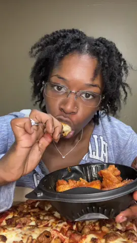 Pizza Hut Mukbang !! #pizza #Foodie #foodtiktok #creatorsearchinsights 