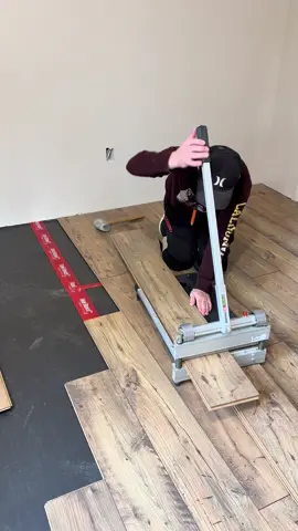 #trending #construction #DIY #foryoupage #tools #satisfying #fyp #work #carpentry #remodel #flooring #lvt #lvp #hardowod #laminate 