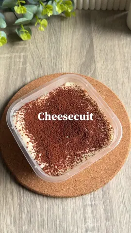 Cheesecuit✨ Resep : Creamcheese / keju oles 160 gr Susu kental manis 4-5 sdm Susu uht 100 ml Crackers Cocoa powder secukupnya #fypage #reseptiktok #resepsimple #cheesecuit #dessert 