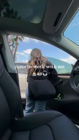 Happy Tuesday 🫶🏻 here’s a super long work vlog for yall 🫣 My computer kept freezing before lunch so i couldnt film too much keyboard. we’ll try again tomorrow 😅 #asmrsounds #dayinmylife #dailyvlog #workwithme #productive #organization #officelife #officesetup #DailyRoutine #cometoworkwithme 