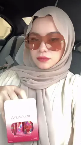 Nak hilang sunburn dengan cepat jangan lupa kemam Ayla glow. yang bella kemam ni perisa delima anggur sedap masam masam manis #aylaglow 