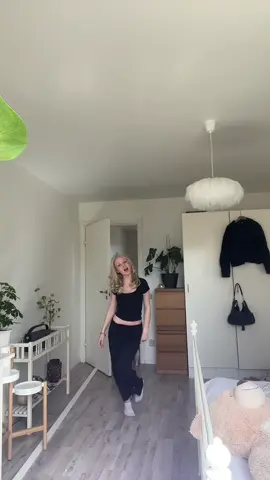 Sommar vibes🌷#fypシ #foryou #swag #blä #grisch #grisch #sommar 