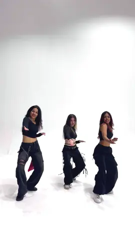 Still on the trend ❤️‍🔥 #YIMMYYIMMY  #thepixies #JacquelineFernandez #ShreyaGoshal #Tayc #bollywood #hindi #dance #dancecover #fyp