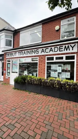 ✨Join us for a tour of our Brentwood academy!✨ #beautycollege #brentwood #essex #training #handsonexperience #beauty #nails #hair #apprenticeship #laserhairremoval #aesthetics #spmu #microblading 